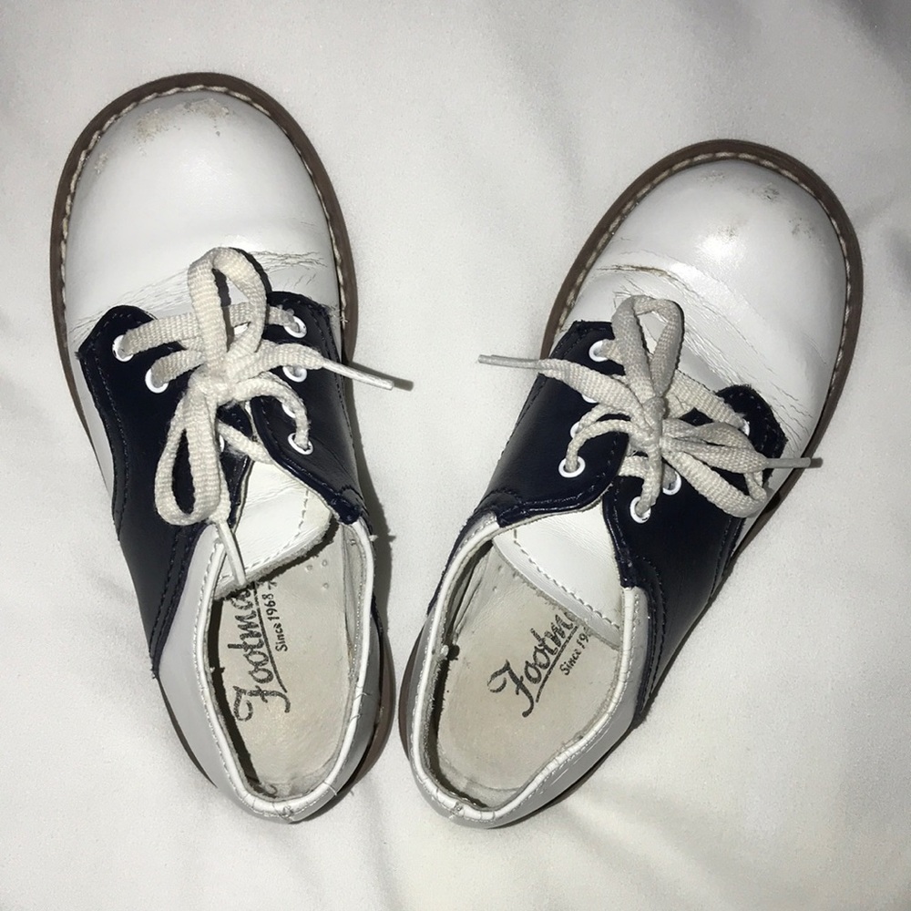 Footmates 8W toddler saddle shoes